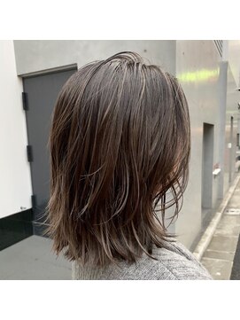 アリーズ シブヤ(ALLYS shibuya) ハイライト×ヌーディーカラー ふわミディ 伸ばしかけにも◎