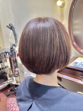 エルサフィロ ヨドヤバシ(el zafiro yodoyabashi) 【el zafiro yodoyabashi】大人女性世代のミニボブスタイル