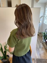 ロアン(roan)&nbsp;馴染ませハイライト×ベージュ×ミディアムボブ