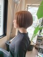 クレア(CREA) ショートボブで襟足スッキリ