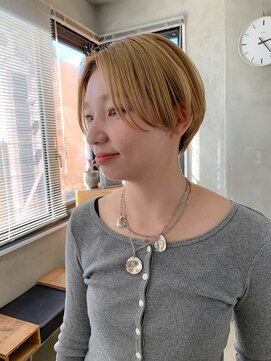 テトヘアー(teto hair) ハンサムショート、センターパート、ショートカット