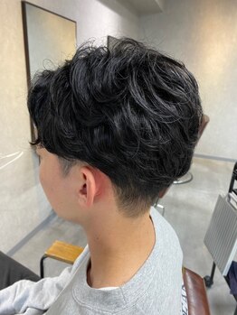 クラスタ(cluster)の写真/実力派スタイリストが揃う☆ビジネスシーンでも浮かない清潔感のあるスタイルをご提案いたします！