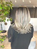 ミチ ノア(mich-nor-)&nbsp;バレイヤージュ×グレージュ◎20代30代40代