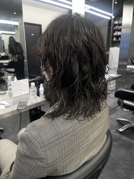 スノウ(SKNOW) レイヤー癖毛風パーマ
