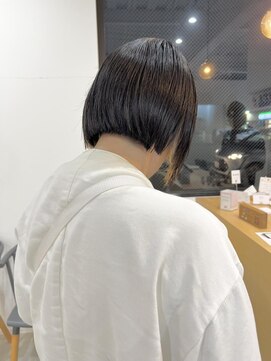 ヒュー(HUE) ボブ/切りっぱなし/内巻き