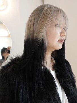 ユルク トウキョウ(jurk tokyo) ホワイトブロンド、ブラック　ルーツカラー