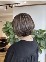 マージュ(marge) 40代/50代/60代白髪ぼかしハイライト/ショートカット