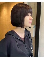 ロッカヘアエジェ(ROCCA hair eje.) クラゲヘアータイトフォルムのコンパクトボブ