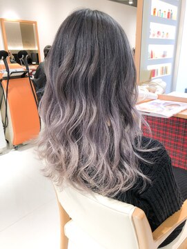 デイズ(days) 人気のアッシュグレージュグラデーションカラー! デザインカラー