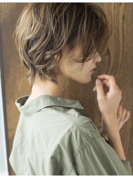 サードバイローラン(THiRD by ROULAND) 【THiRD】ブランジュダブルバング 耳かけフォギーベージュ