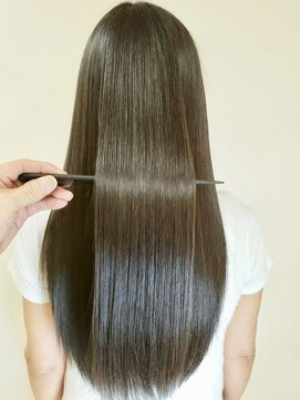 クオリア(Quaria) 【髪質改善スタイル】