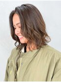 切りっぱなしボブ_アースカラーくびれヘアツートン_ba382392