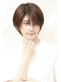 大人可愛いショート ナチュラルレイヤー 耳掛けショート