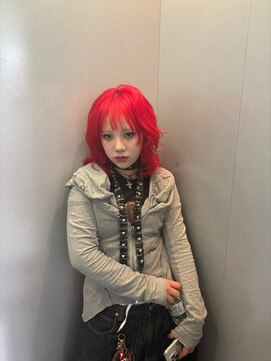 レコ 渋谷(LECO) ハイトーンネオンレッドレイヤースタイル