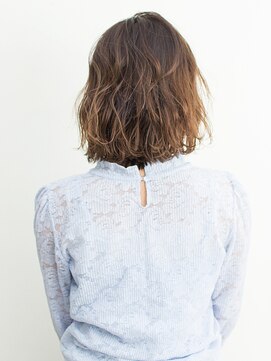 スーパーセッションヘッドライン(SUPERSESSION HEADLINE) ラフウェーブのミディアムボブ