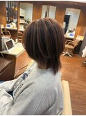 艶感と丸みで魅せる軽やかミディアムボブ