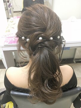 ヘアーアンドメイク トミー(Hair&Make Tommy) ゆるポニー