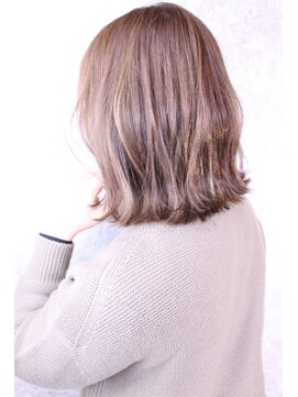 キャアリー(Caary) 福山市ヘアカラー人気Caary外ハネボブハイライトベージュカラー