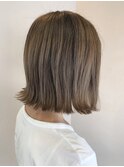切りっぱなしボブ×ベージュ