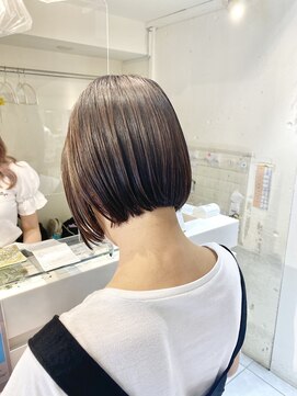 ネオリーブカフ 鶴ヶ峰店(Neolive caff) スッキリボブ アゴライン 切りっぱなし ナチュラルベージュ