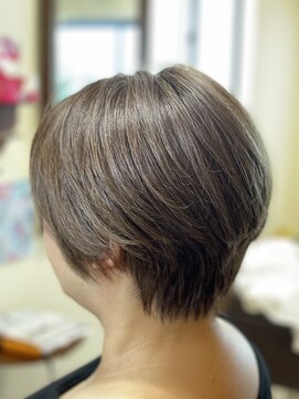 アンダンテヘアケアアンドデザイン(Andante HAIR care&design) オリーブカラーショート