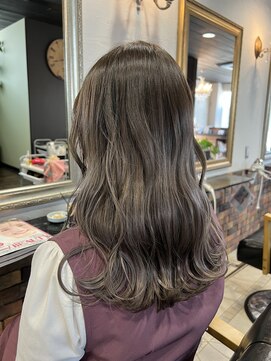 オフ ザ リップパーク(off the Lip park) グレージュカラー