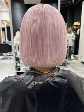 エイチ(H) xブリーチ/イメチェン/ホワイトブロンド/外ハネボブ/美髪/