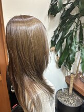 スウィープヘア(Sweep Hair) 明るめなカラーにアッシュを少々追加