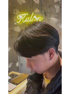 ゼストカロン(ZEST Kalon) センターパート毛流れマッシュ