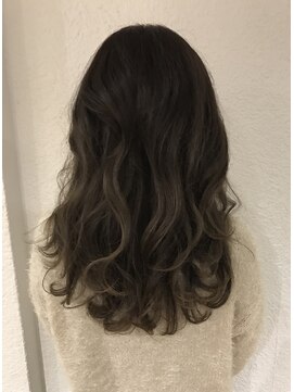 クルール バイ マーブル(COULEUR by Marble) 外国人風 アッシュグレージュハイライトグラデーション