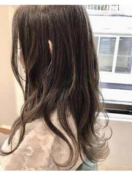 ラビ ヘア アトリエ(Labbi Hair atelier) オリーブグレージュ