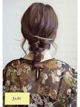 ラレイ(Lalei) 表参道駅/青山　編みおろしヘアアレンジ　辻幸奈