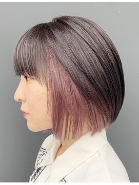 ダブル(W) ミニボブ　ラベンダーグレージュ×インナースモーキーピンク