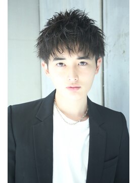 クリフ バイ リップス ヘアー(CLIF by LIPPS hair) ツイストスパイラル　ツーブロック　ベリーショート