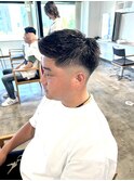 フェードカットスキンフェードフェザーアップスタイル