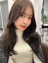 プラチナ(PLATINA)&nbsp;PLATINA上田のアイスグレージュの韓国風フェミニンロング