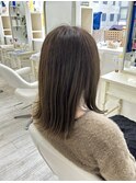 ぷつっと切りっぱなしミディアム×オリーブベージュ