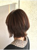 くびれレイヤーボブと赤みを抑えたオリーブブラウン