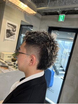 オーサム 下北沢(THE AWESUM) ブリーチ伸びかけスパイキーショートモヒカン【下北沢】