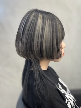 ファイブバイジエクト 堀江(FIVE by The Ect) 細めハイライト/クラゲヘアー/ブルーカラー/エンドカラー