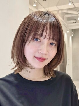 ソワネ 表参道(soigne) 表参道酸性ストレート艶髪ミディアムレイヤーアッシュグレー30代