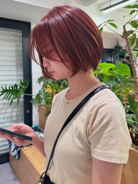 オーシャン(Ocean) ショート 顔周りレイヤー オレンジレッド ブリーチなし 艶髪