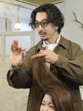 《原木康臣》…デザインカラー/白髪ぼかし/ショートカットお任せください！トレンドのレイヤーも◎