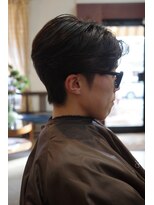 エディ(Edy)&nbsp;メンズセンターパートニュアンスパーマ刈り上げマッシュ