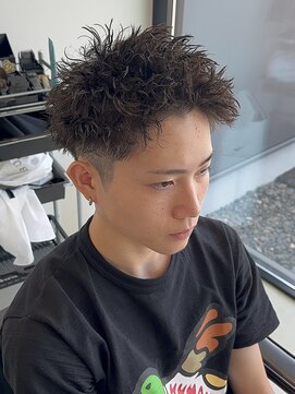 ブラック(BLACK) ソフトツイストパーマ/アップバング