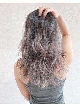 ルシール バイ アリア(Lucir by aria) ホワイトベージュ