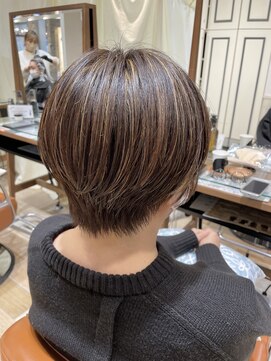 ネオリーブエム(Neolive em;) 明るめカラー☆細かい白髪ボカシハイライト☆