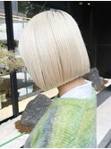 金髪ブロンドミニボブ多毛くせ毛ワンレン切りっぱなし