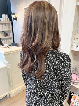 キャアリー(Caary) 福山人気caary立体感ハイライトカラーことりベージュロングヘア