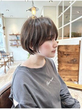 アデプト 綾瀬店(adept) マッシュショート/グレーベージュ/前髪あり【綾瀬/北千住/亀有】